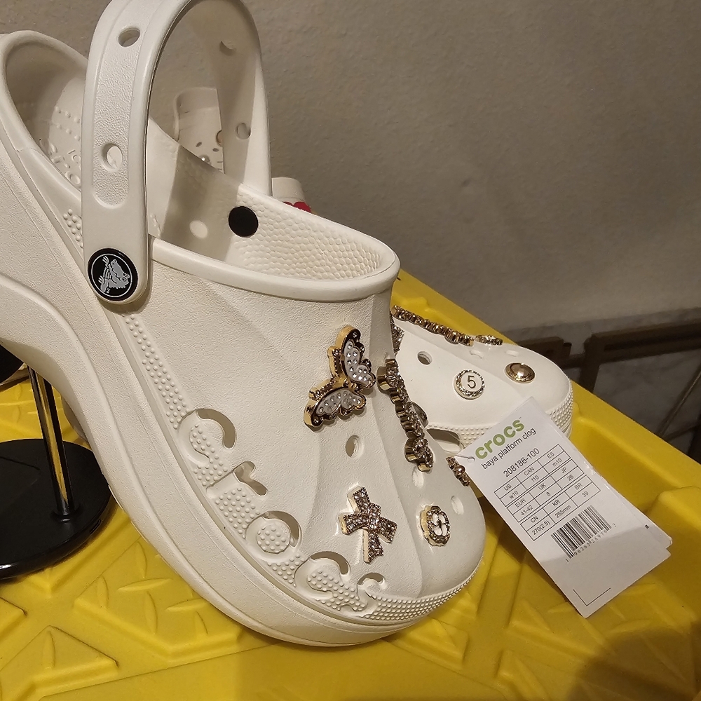💛Elevate Your Comfort! Classic White Baya Platform Crocs!💛 - Picture 8 of 9